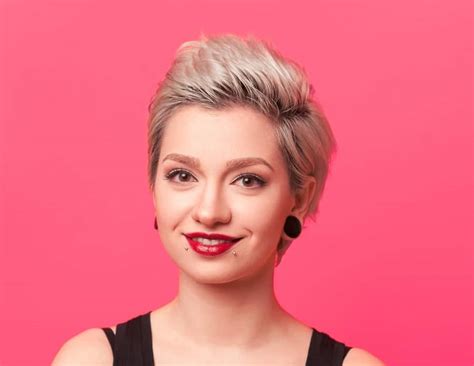 60 Ideal Pixie Cuts for Women with Round Face [2022]