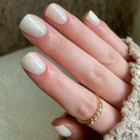 55 White Glitter Nails for a Mesmerizing Mani Any Season