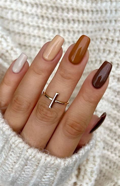 50 Trending Autumn Nail Colours & Designs : Gradient Brown Nails