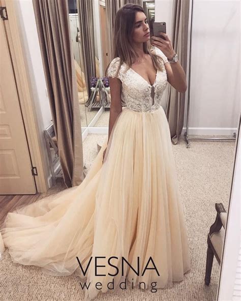 Как же мы любим это невероятно нежное и воздушное платье😍 Кружева ...