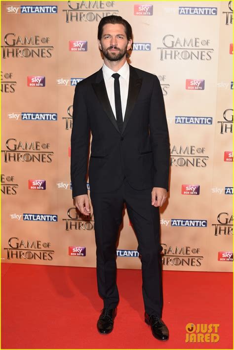 Game of Thrones' Michiel Huisman in Just a Towel = HOT!: Photo 3329212 ...