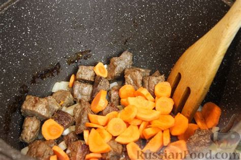 Рецепт: Картошка, тушенная с мясом на RussianFood.com