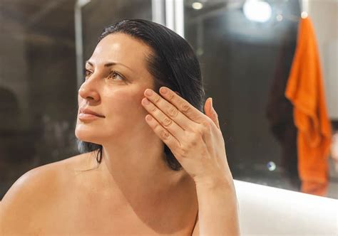 Best Cleansers for Sensitive Skin | LaLa Daisy