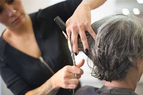 hair cutting     pexels stock