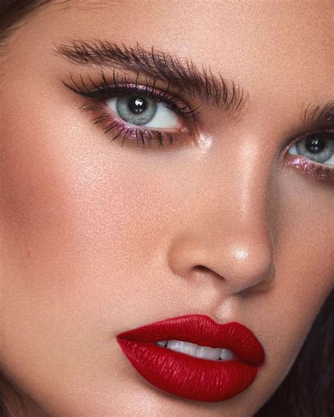 20 Gorgeous Celebrities Both Men and Women Drool over ...