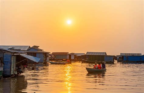 Siem Reap Floating Village at Twilight | Vespa Backstreet