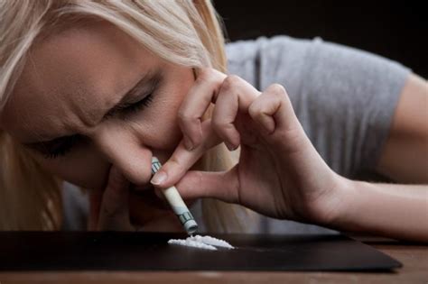 Cocaine: How It Works and Affects Your Brain - Yaabot