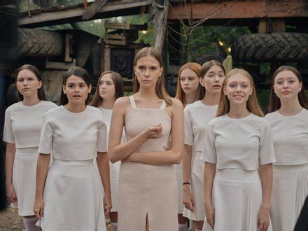 Манюня, 3 сезон: смотреть онлайн сериал Манюня - все серии подряд в ...