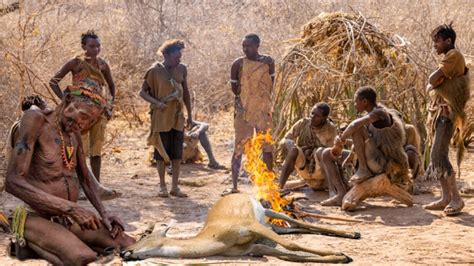 Hadzabe Tribe | How They Catch And COOK their PREY - YouTube