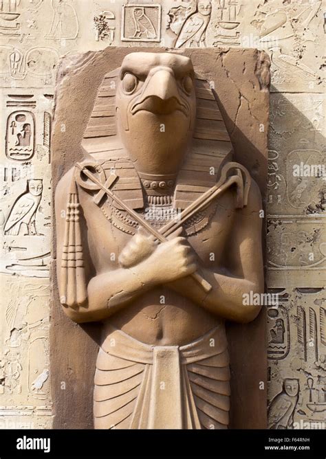 Statue ra sun god hi-res stock photography and images - Alamy