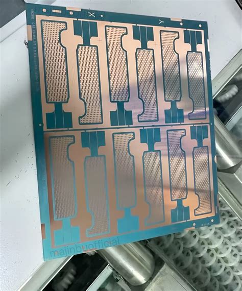 Imej Tertiris Perlihat Komponen Didakwa Sistem 'Vapor Chamber' iPhone