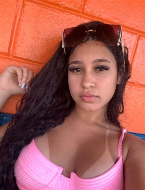 𝐕𝐚𝐥𝐞𝐧𝐭𝐢𝐧𝐚 𝐁𝐨𝐬𝐬𝐚