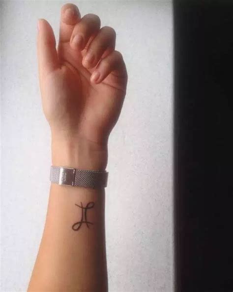 50+ Gemini Tattoo Designs for the Social Butterflies of the Zodiac ...