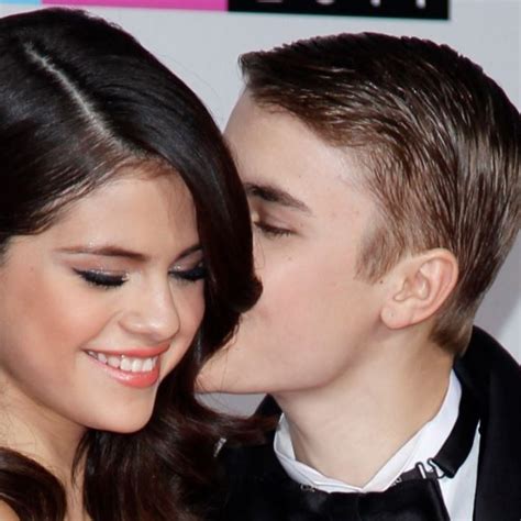 Selena Gomez And Justin Bieber Beach Kissing