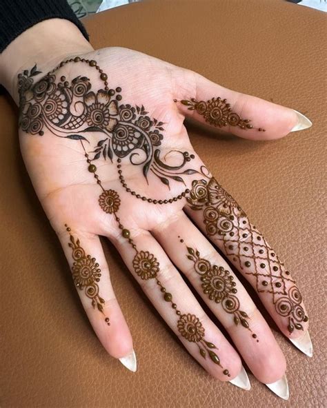 aesthetic front hand mehndi design