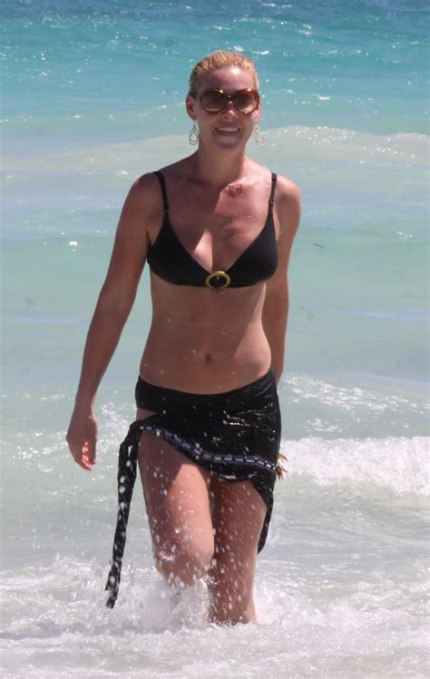 Katherine Heigl Bikini Photos: Sexiest Swimsuit Pictures | Closer Weekly