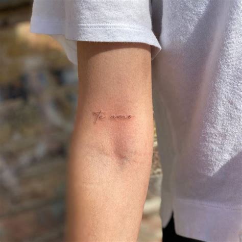 "Te amo" tattoo on bicep