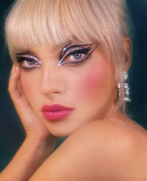 These '70s Inspired Makeup Looks Are Perfect For Party Season