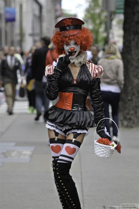 Sexy clown girl spotted in NYC : r/clowngirls