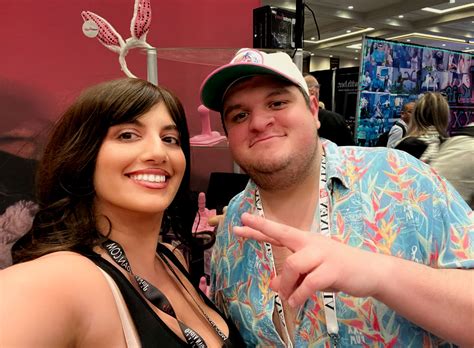 Sarah Arabic ️‍🩹 AVN & XBIZ on Twitter: "My life is complete! I met ...