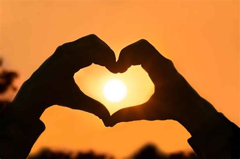 11 Best Love Symbols (That will Capture your Heart!)