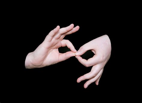 5 Tips for Communicating With a Deaf Person through an Interpreter