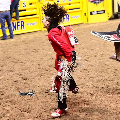 Rocker Steiner winning round 6 of the NFR : r/Rodeo