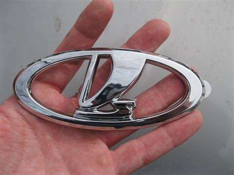 Шильдик ладьи и скол на стекле — Lada Калина Хэтчбек (1G), 1,6 л, 2011 ...