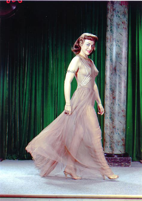 Paulette Goddard | Paulette goddard, Glamour, Style