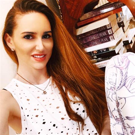 Elizabeth Marx's Instagram, Twitter & Facebook on IDCrawl