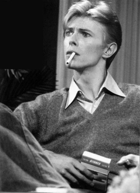 images  david bowie  pinterest david bowie ziggy