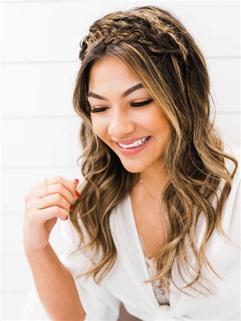 20 Stylish Headband Braid Hairstyles for Any Occasion 14