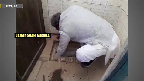 BJP MP Janardhan Mishra cleans a public school toilet - YouTube