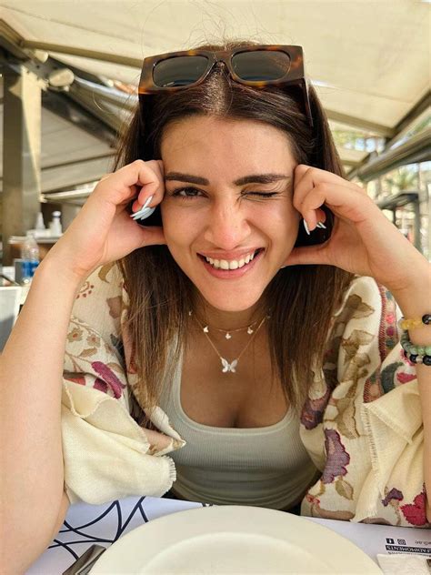 Kriti Sanon's mood of the day is winning over the internet. See here ...
