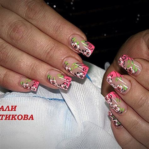 Маникюр коралловый френч