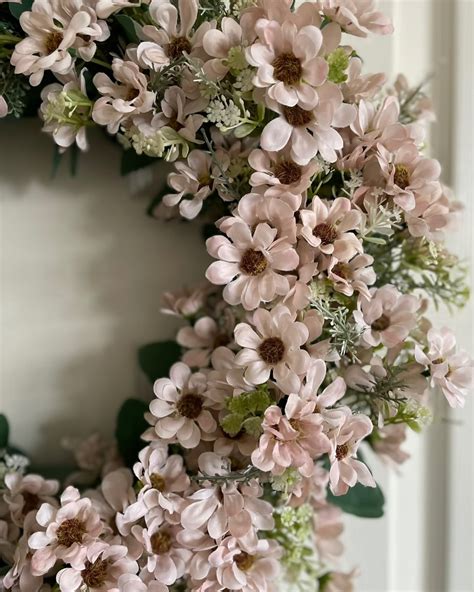 Happy Tuesday everyone, busy day with 12 wreaths posted off to their