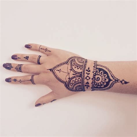 Massilia Henna: Henna #2