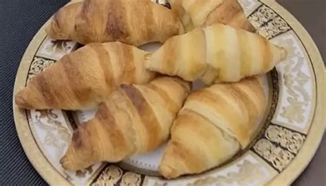 Круасаны из слоенного теста пошаговый рецепт с фото