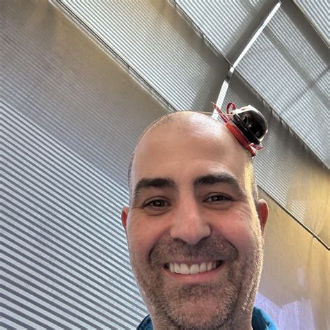 Glen - Marina City was finished in 1964. Architect Bertrand Goldberg's