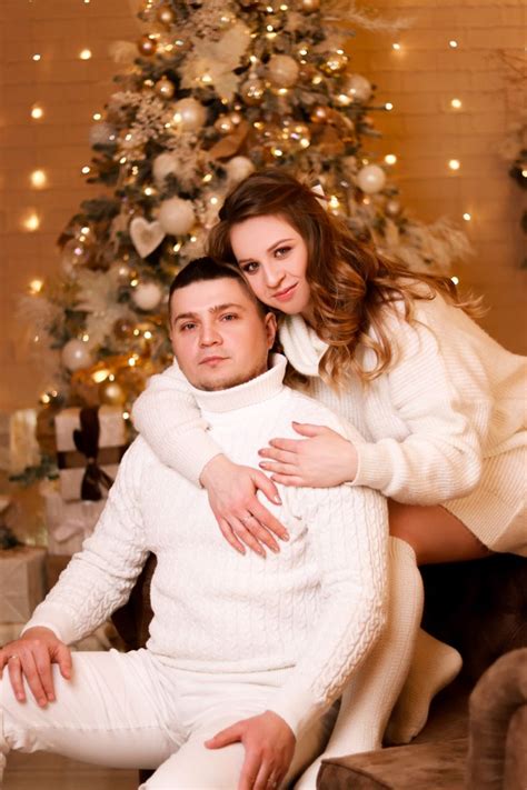 Семейная новогодняя фотосессия | Рождественские фото пар, Фотосессия ...