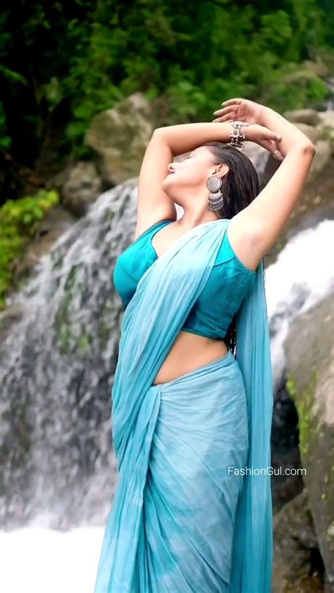 bengali beautiful diva sleeveless blouse attractive wet saree sizzling