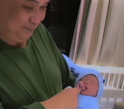 10 Potret Wajah Anak Denise Chariesta yang Baru Terungkap, Mirip Ayahnya?