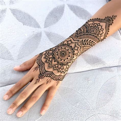 henna tattoos