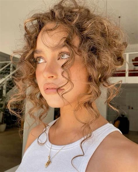 curtain bangs curly hair 3