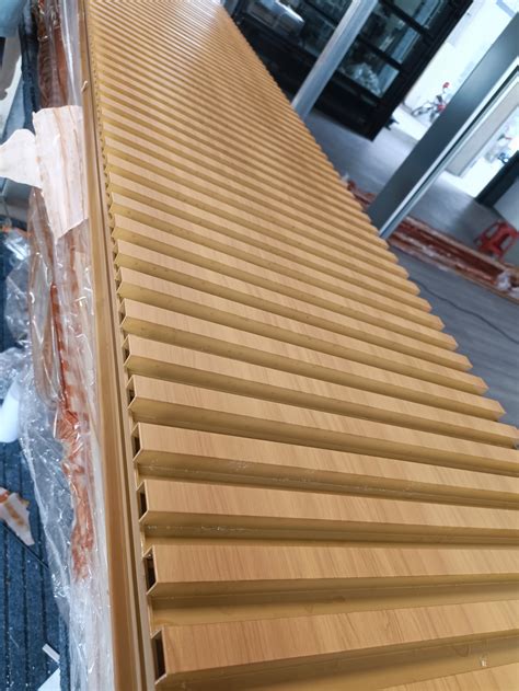 Timber Look Aluminum Batten Garage Door - Buy Timber Aluminum Garage