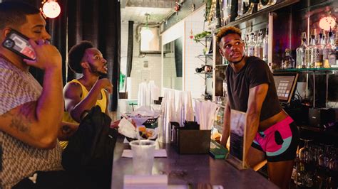 In Monkeypox, Gay Men Confront a Crisis With Echoes of the Past - The