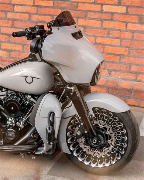 Harley-Davidson Street Glide custom | Custom motorcycles harley, Harley ...