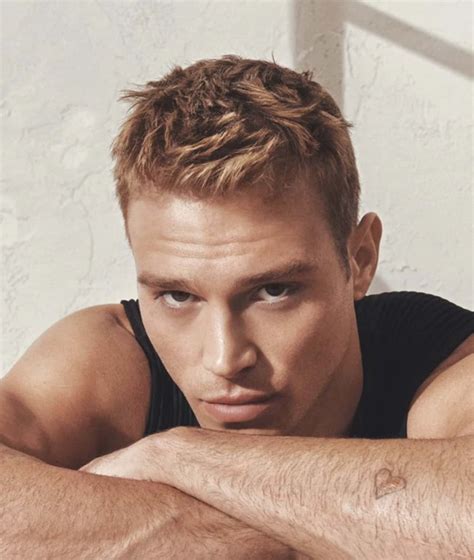 New talent scouts will find younger blonde actors 32