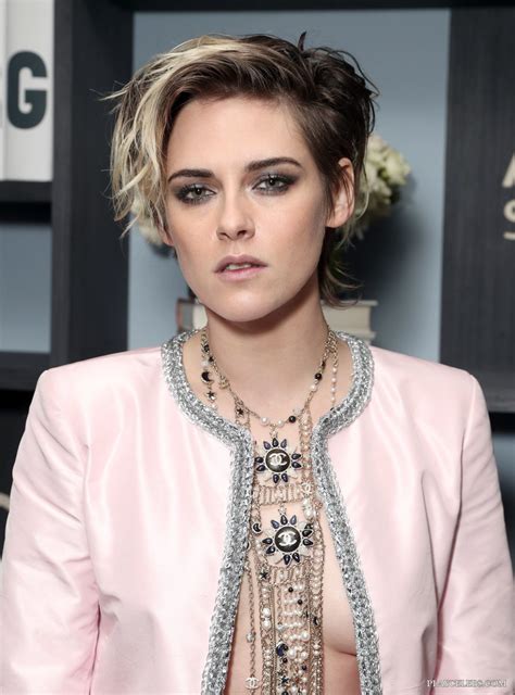Kristen Stewart Paparazzi Sexy Braless Photos - PlayCelebs.net