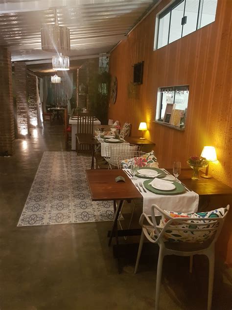 Bistrô E Pousada Casa Das Flores - CASA DAS FLORES - BISTRÔ & POUSADA EM TAQUARUÇU ~ Restauranter